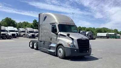 2025 Freightliner Cascadia - Sleeper