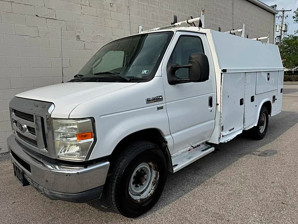 2009 Ford E-350 Cutaway - Box