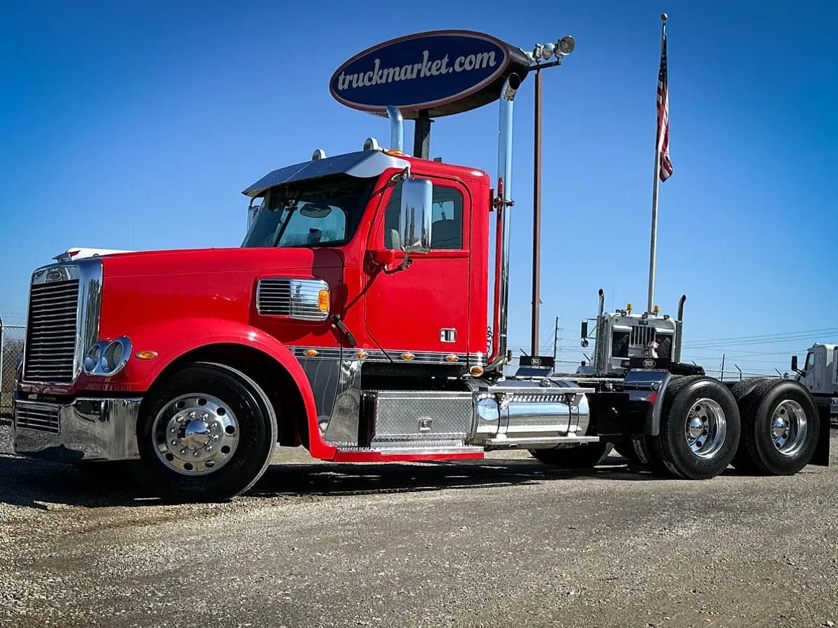2015 Freightliner Coronado - Glider Kit Trucks