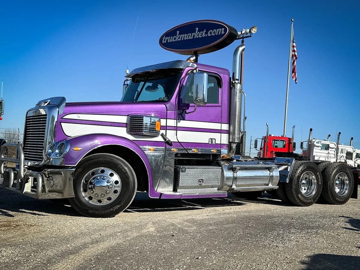 2016 Freightliner Coronado - Glider Kit Trucks