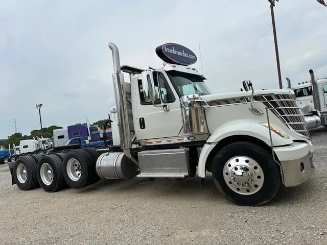 2016 International LONESTAR TRI - Day Cab
