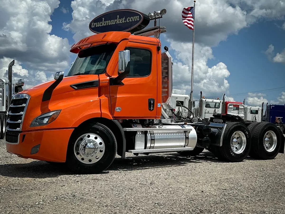 2022 Freightliner Cascadia - Day Cab