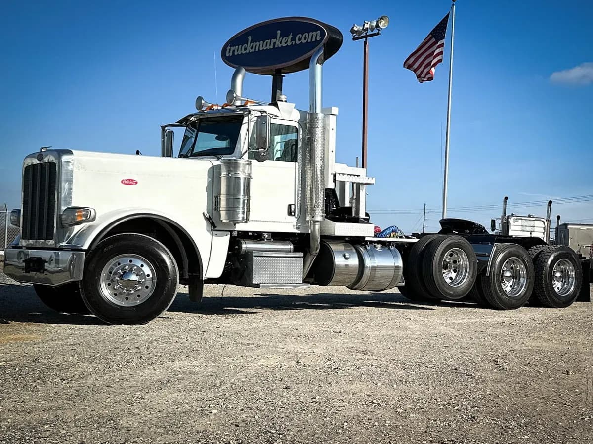 2016 Peterbilt 389 TRI - Oil Field Trailers / Winch / Oil Field Trucks