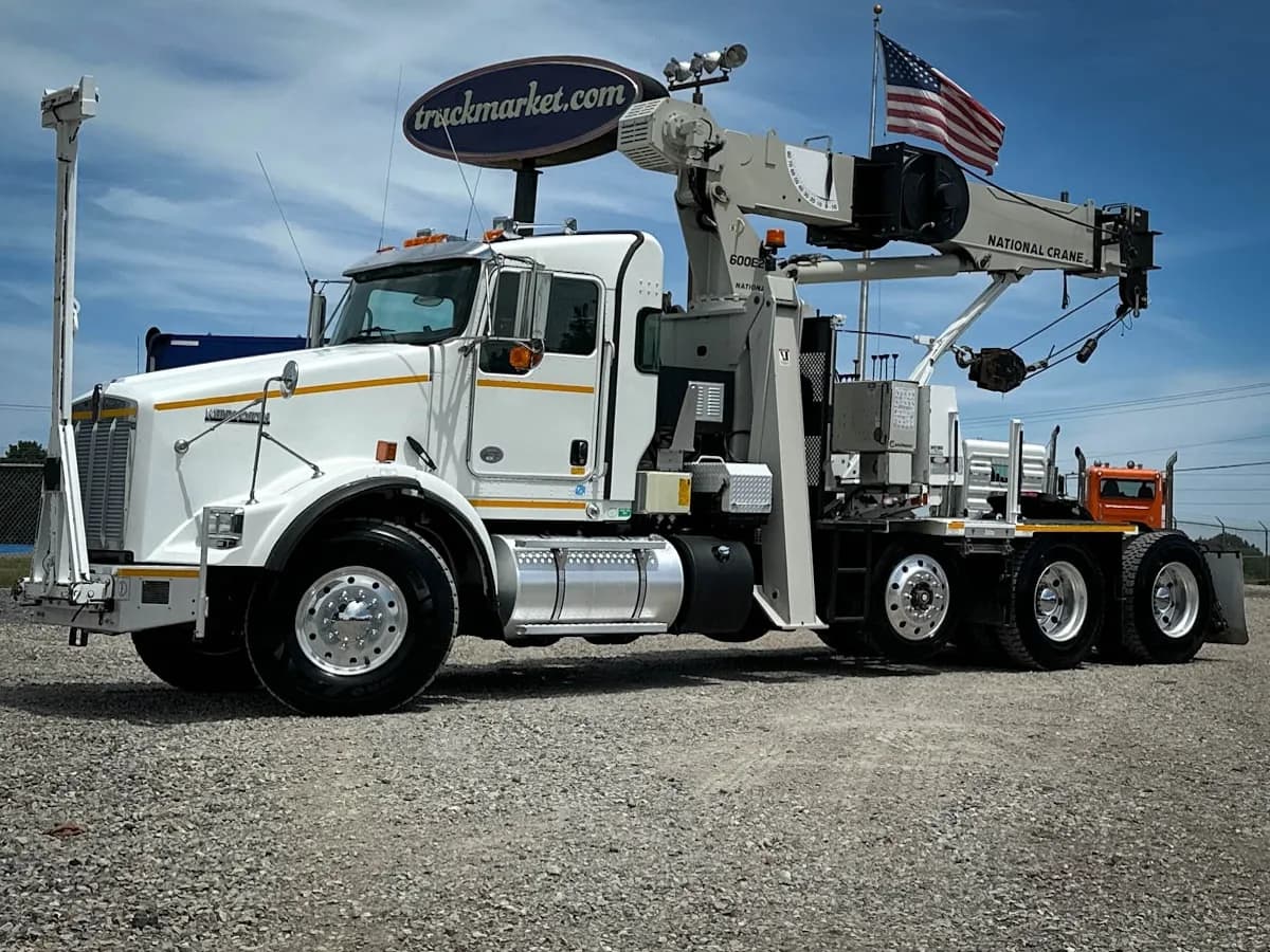 2022 Kenworth T800 TRI - Crane
