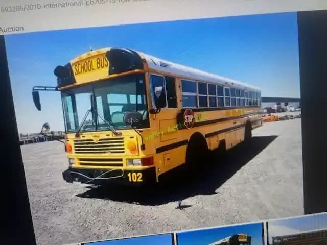 2010 Ic Corporation PB205 School Bus - Lot #60526 - Passenger Bus / Shuttle Bus / SUV