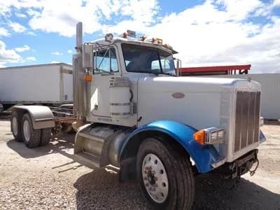 2006 Peterbilt 379 Day Cab Truck - Caterpillar 13 Speed Manual - Day Cab