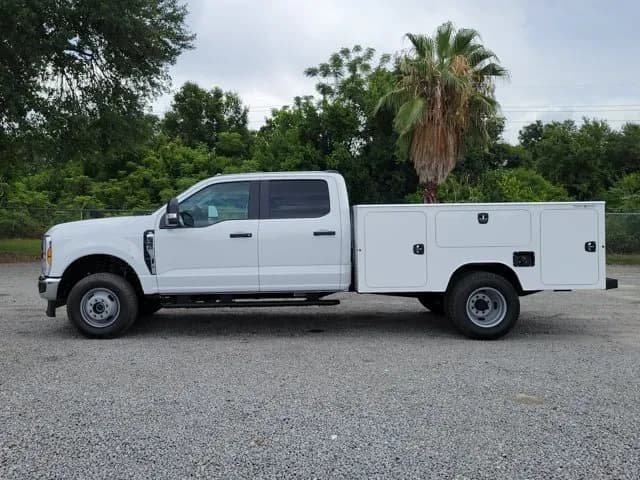 2026 Ford F-350 Crew Cab - Chassis