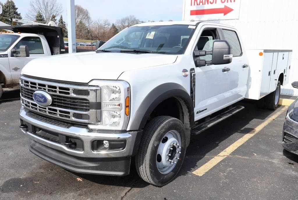 2026 Ford F-550 Crew Cab - Service