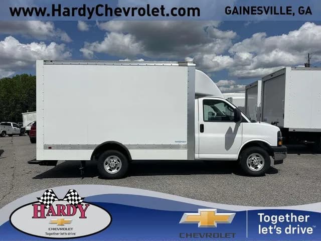 2024 Chevrolet Express 3500 - Box