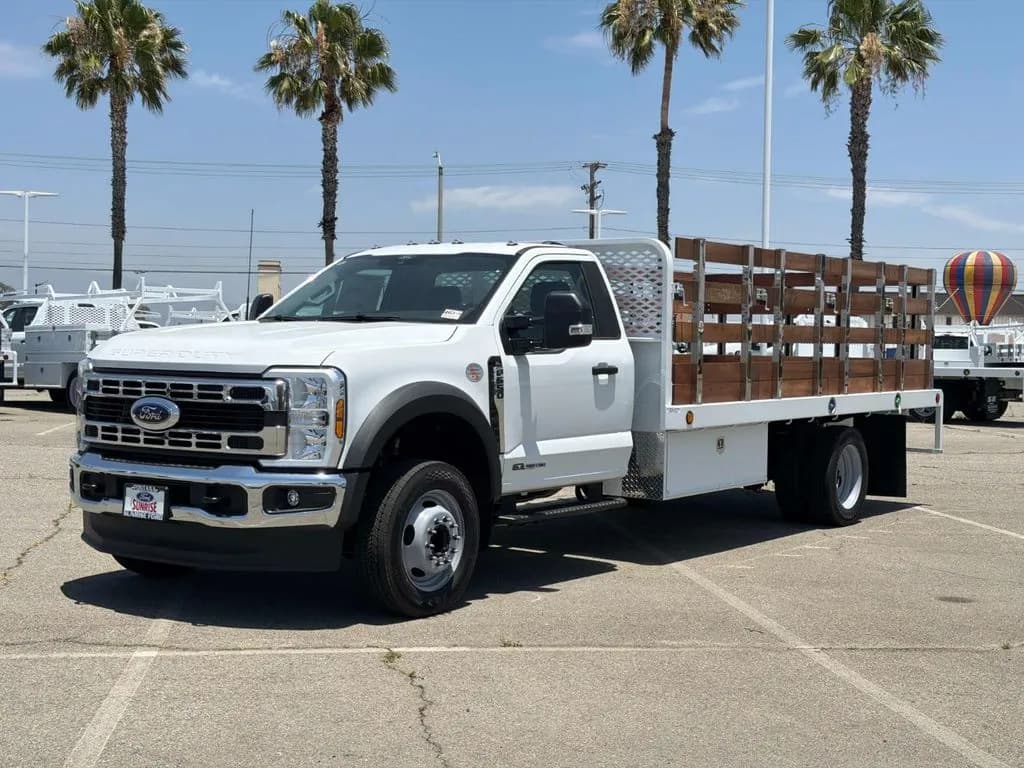2026 Ford F-550 - Stake
