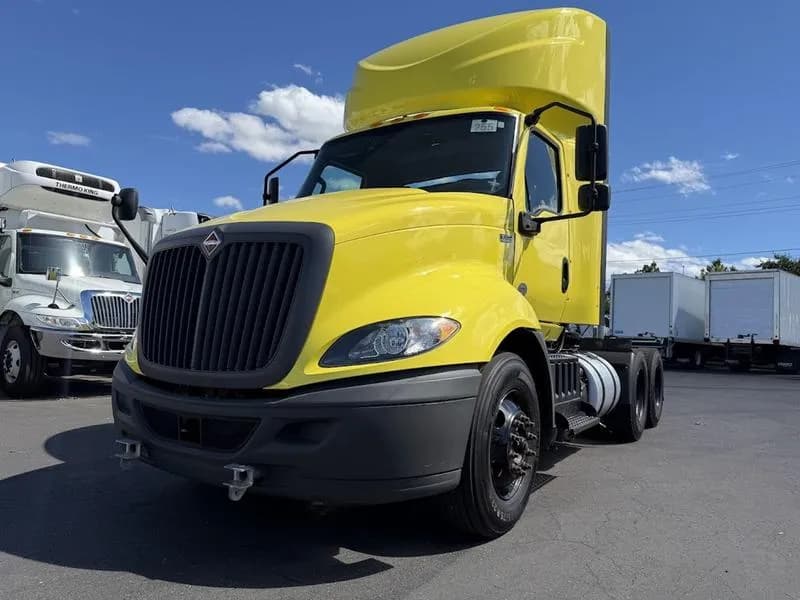 2022 International RH613 - Day Cab