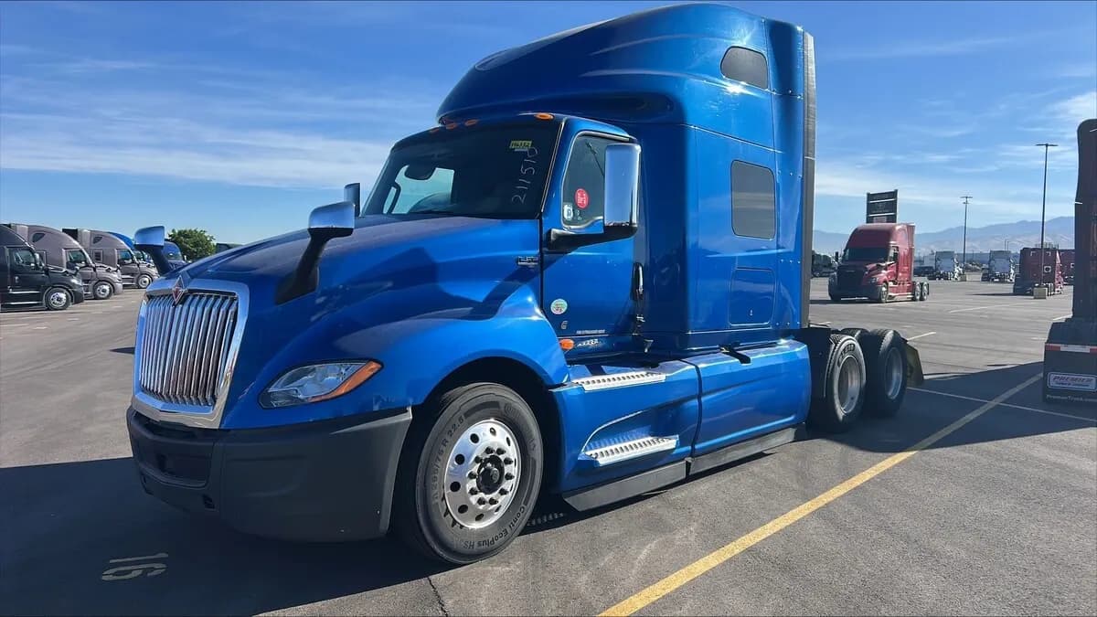 2021 International LT625
