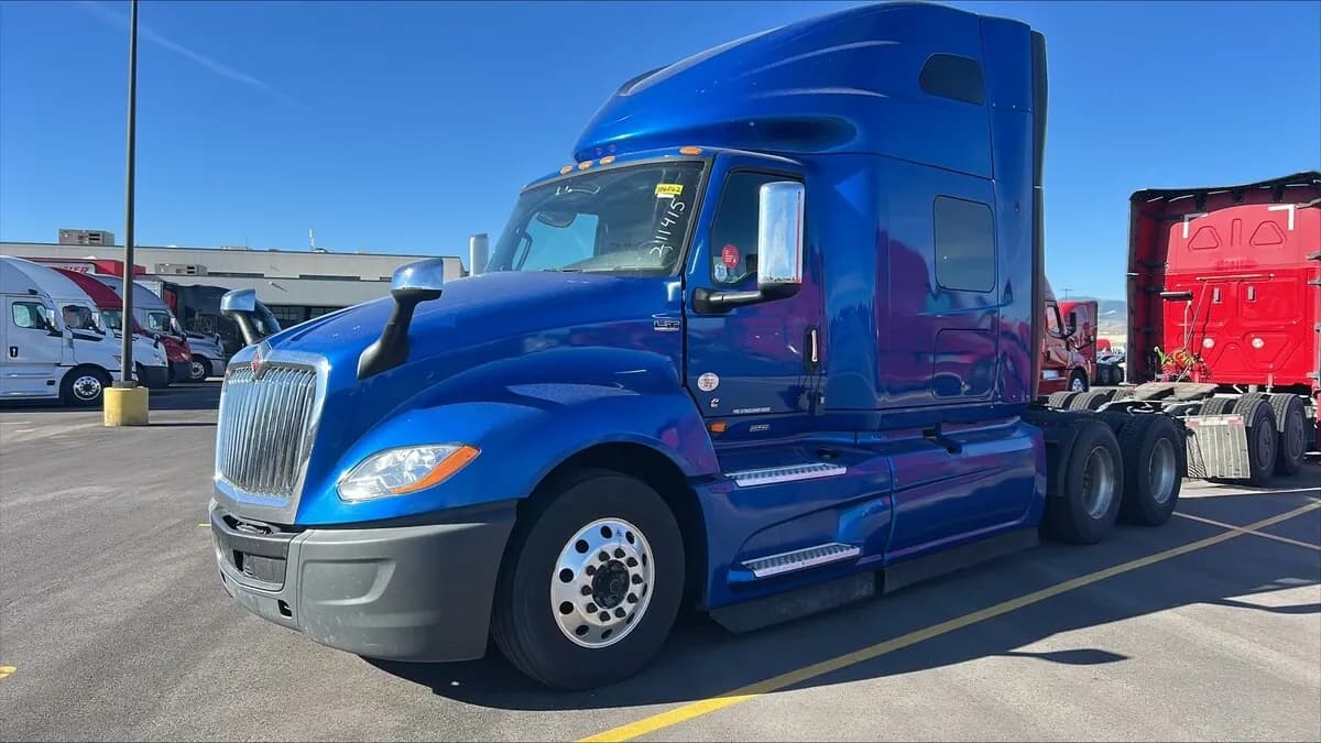 2021 International LT625
