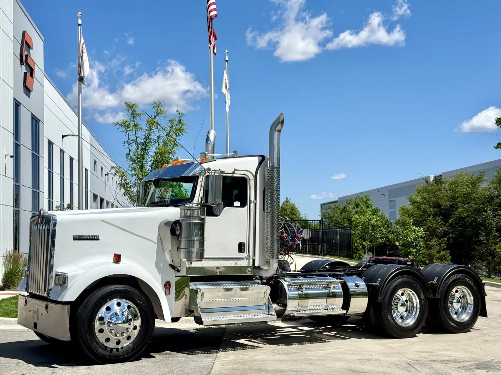 2023 Kenworth W900 - Day Cab