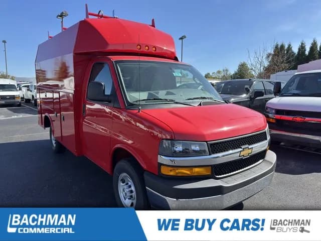 2025 Chevrolet Express 3500 - Service