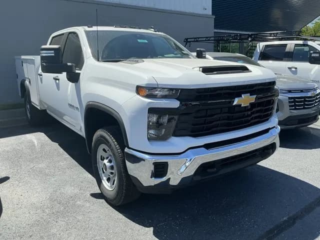 2026 Chevrolet Silverado 3500 Crew Cab - Service