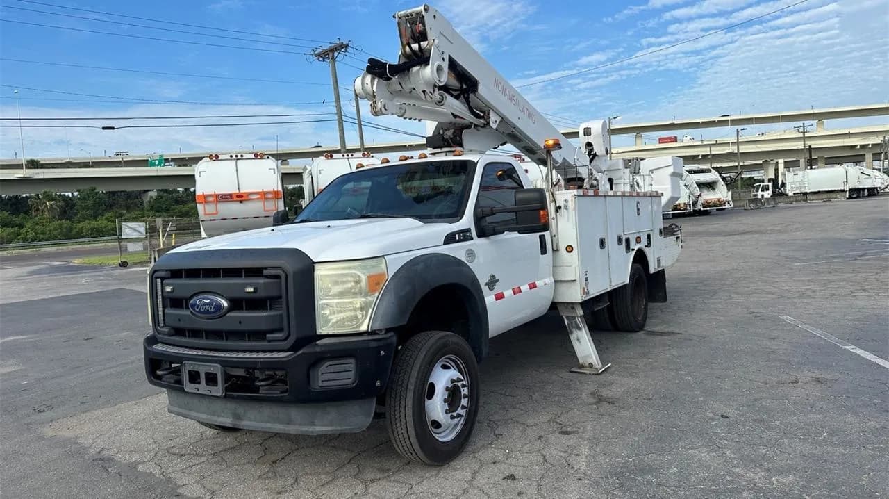 2015 Ford F550 - Service