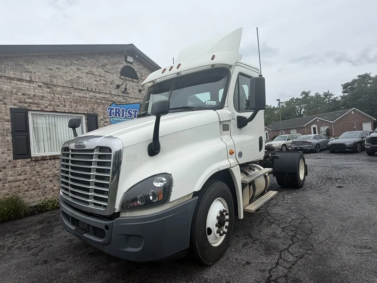 2019 Freightliner Cascadia - Day Cab