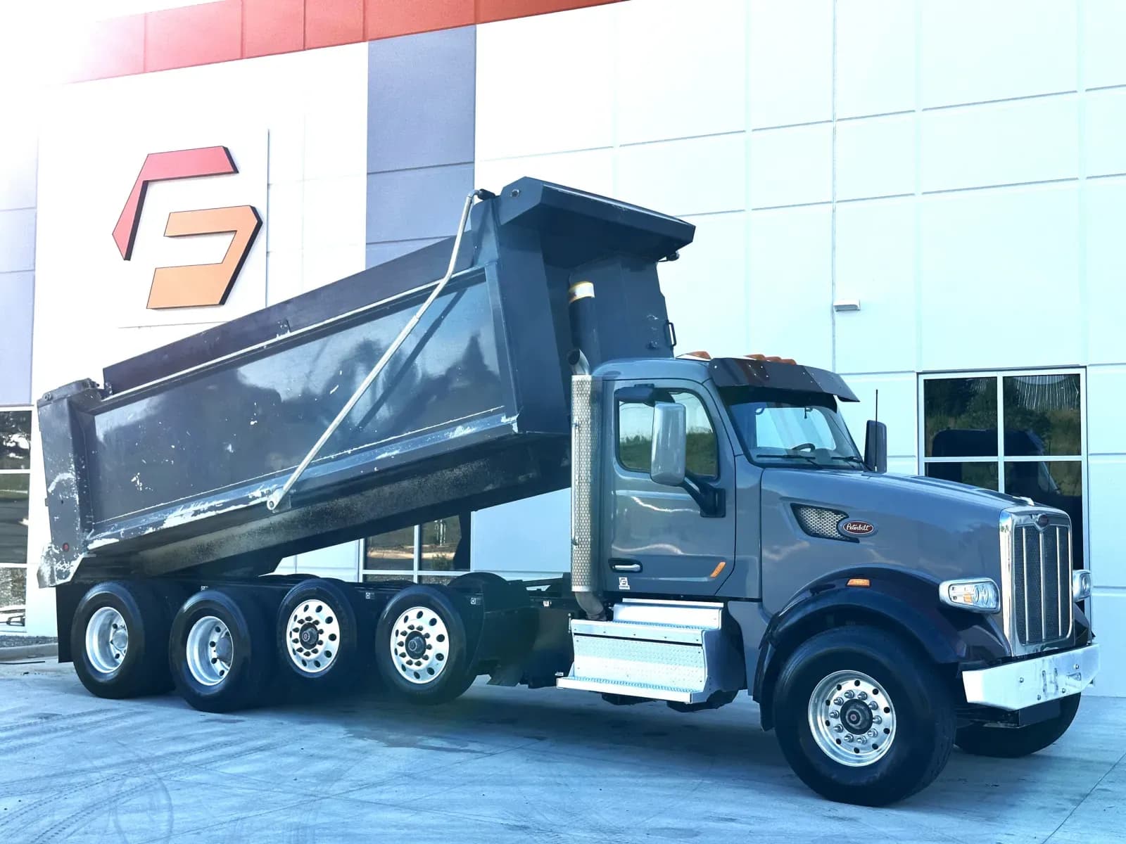 2021 Peterbilt 567 - Dump