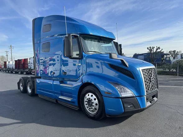 2022 Volvo VNL64T760 - Sleeper