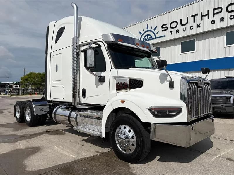 2022 Western Star 49X Chassis - Chassis