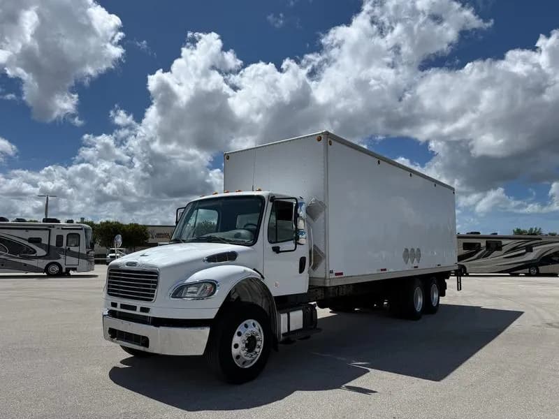 2019 Freightliner M2106
