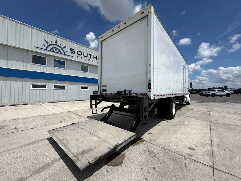 2019 Freightliner M2