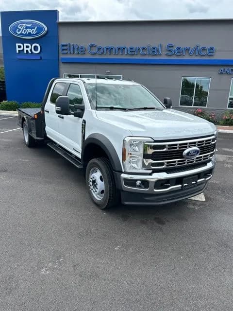2026 Ford F-450 Crew Cab - Flatbed