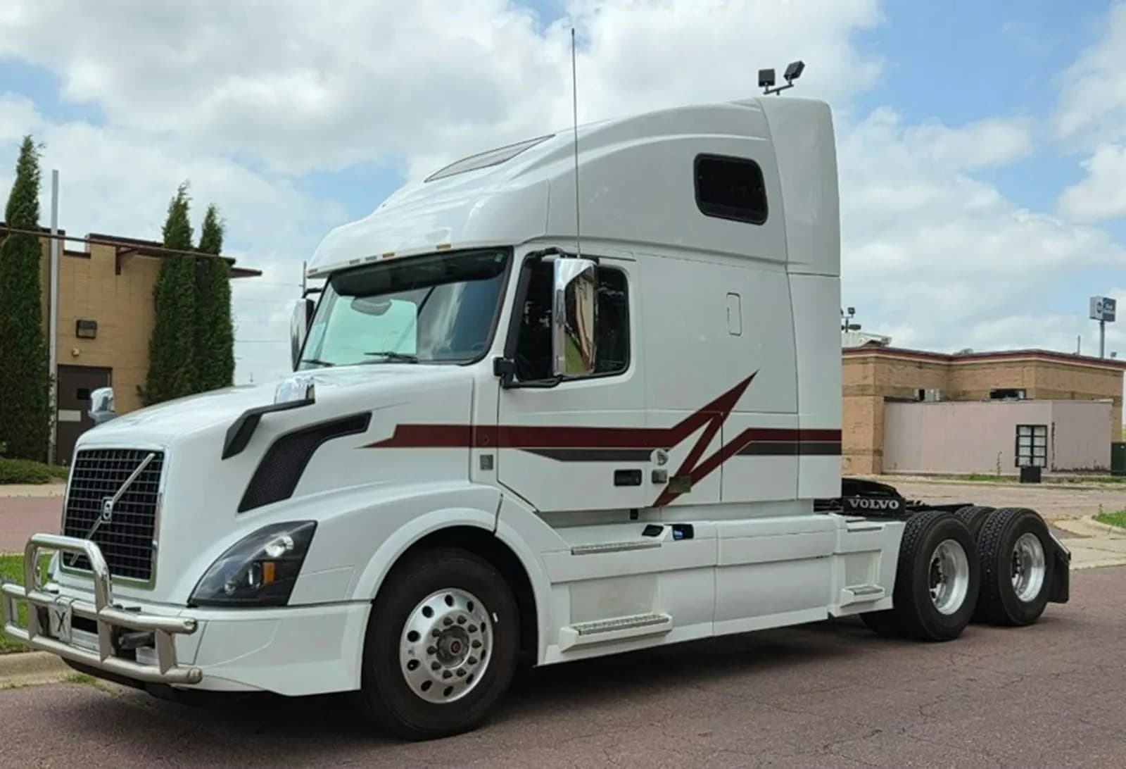 2018 Volvo VNL64T670