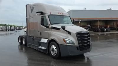 2025 Freightliner Cascadia - Sleeper