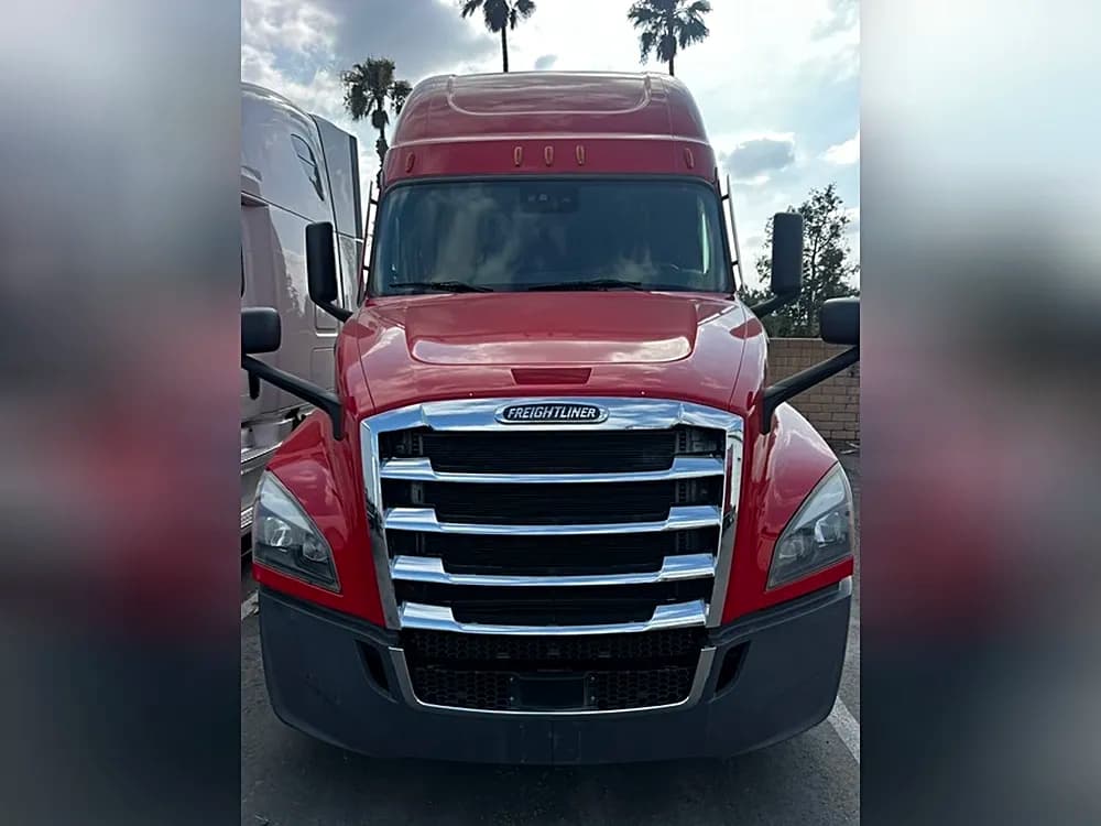 2020 Freightliner CASPT126