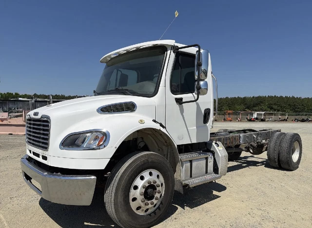 2019 Freightliner M2 - Chassis