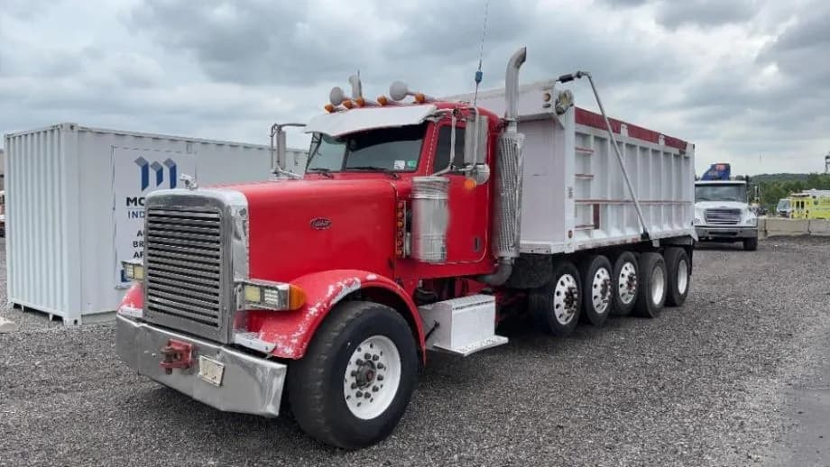 2005 Peterbilt 378 XL Heavy-Duty 16’ Quint-Axle - Fire Trucks