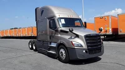 2025 Freightliner Cascadia - Sleeper