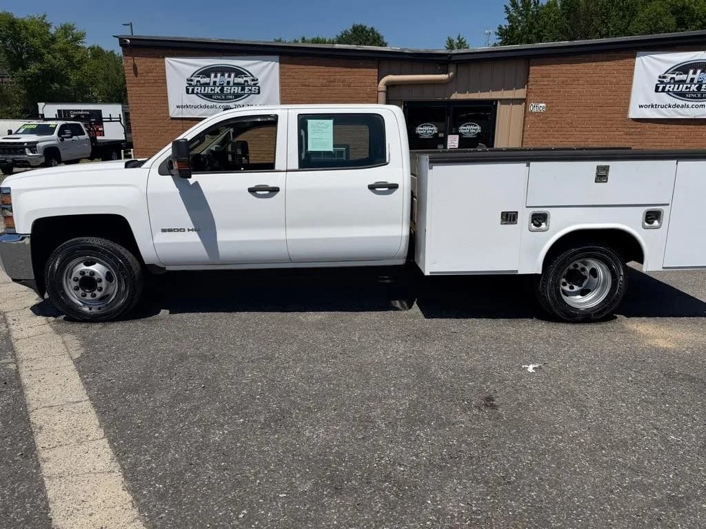 2016 Chevrolet Silverado 3500HD - Chassis