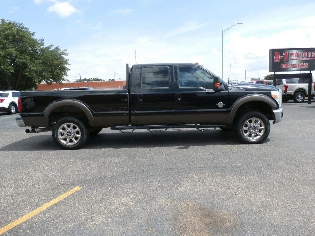 2016 Ford F-350 SD Lariat Crew Cab - Pickup