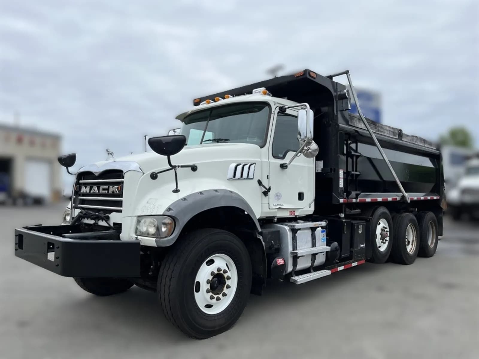 2023 Mack GR84F - - Dump