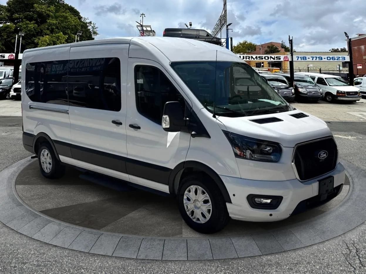 2026 Ford Transit Passenger Wagon T-350 148" Med Roof XLT - Vans