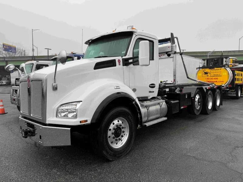 2024 Kenworth T880