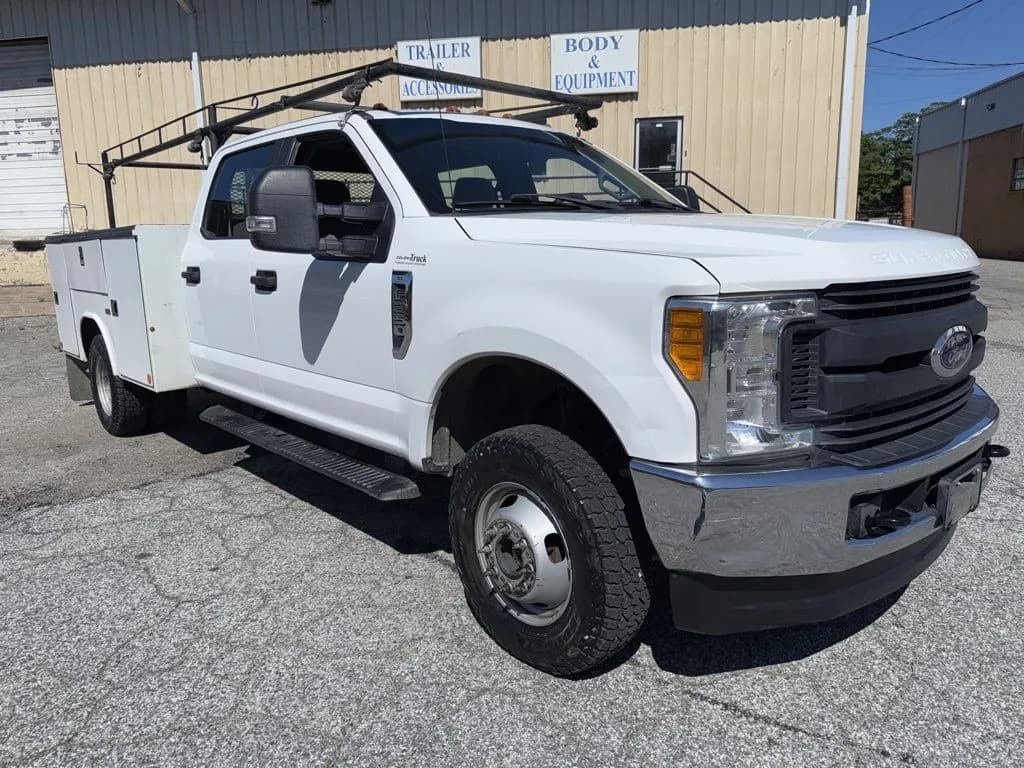 2017 Ford F-350 Chassis Cab - Chassis