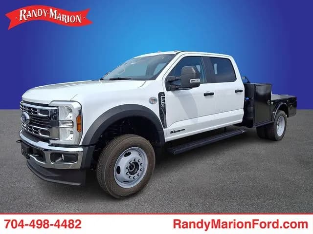 2026 Ford F-450 Crew Cab - Flatbed