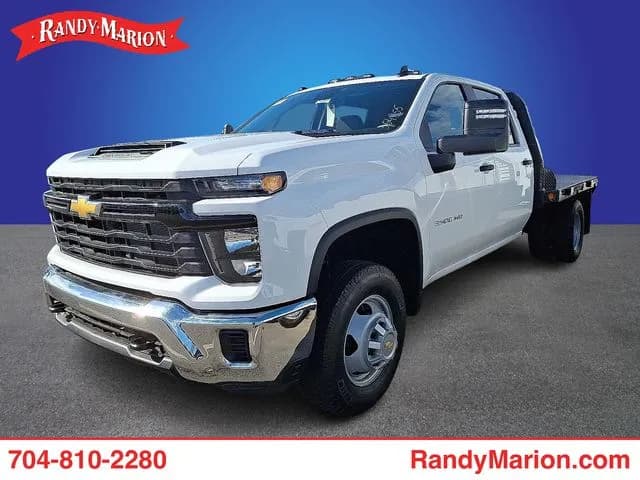 2025 Chevrolet Silverado 3500 Crew Cab - Flatbed