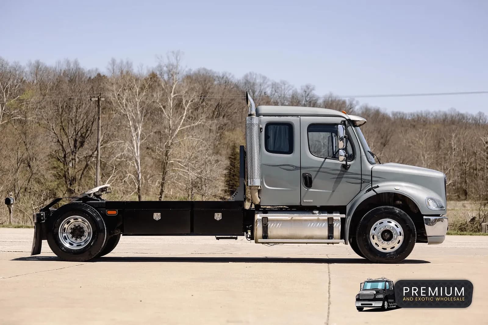 2004 Freightliner M2-112 - Sleeper