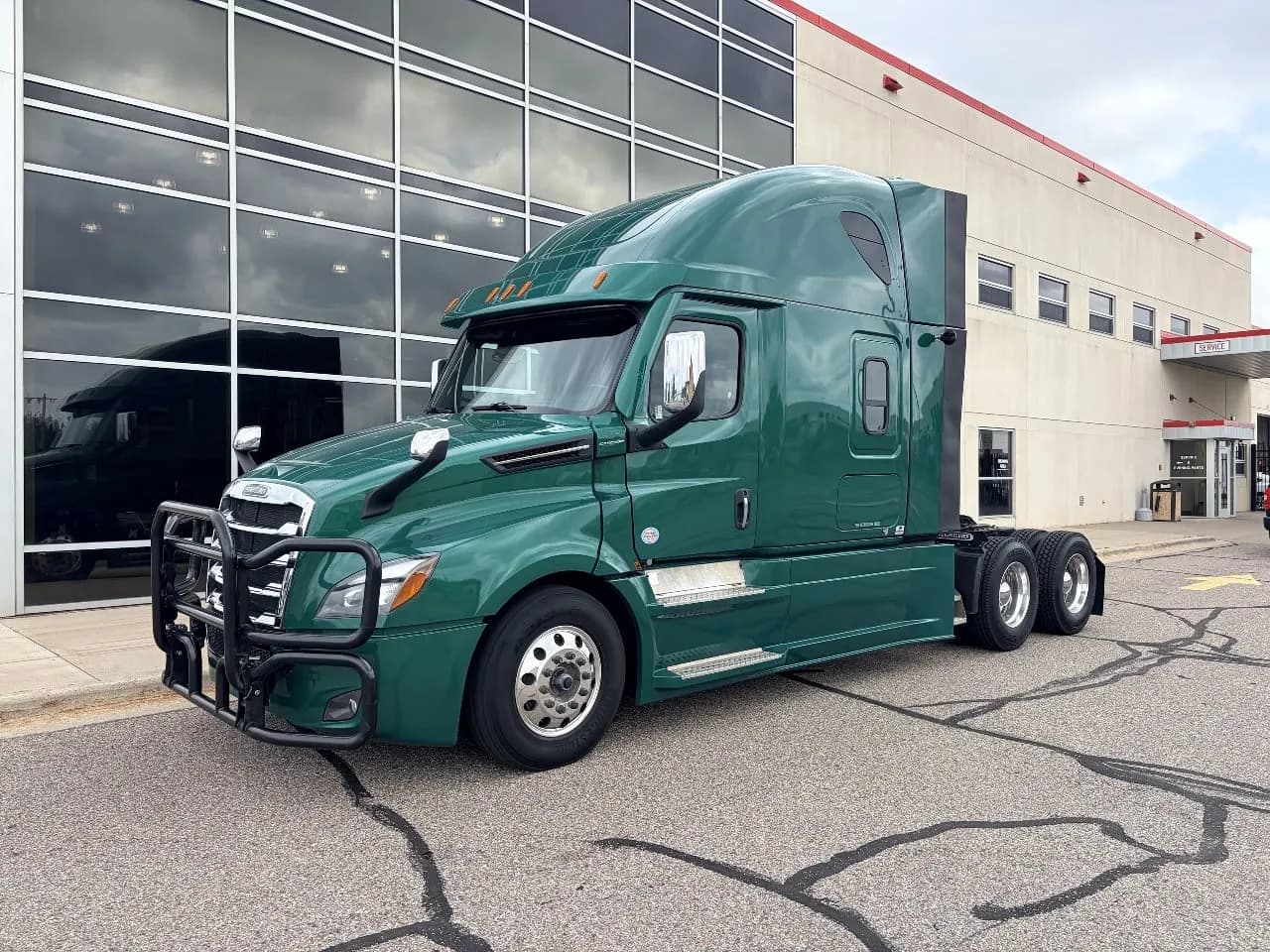 2024 Freightliner Cascadia - Sleeper