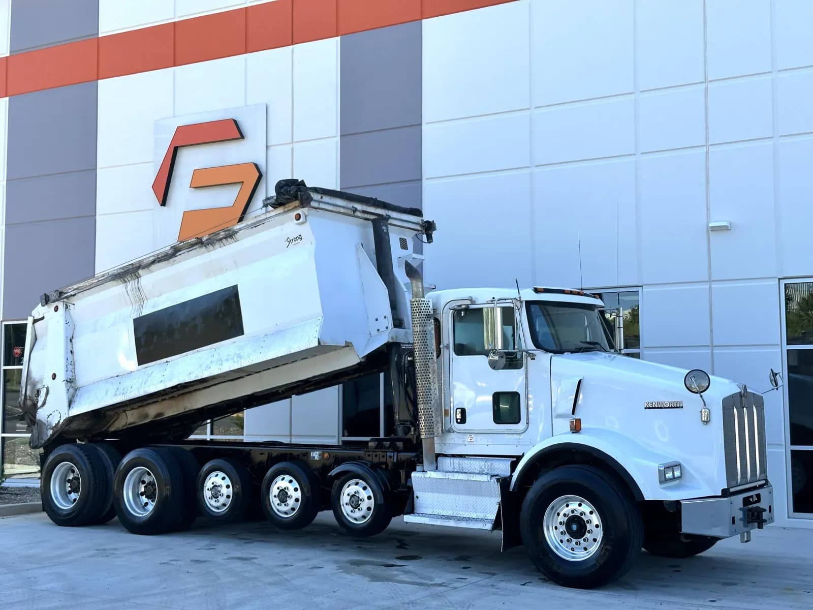2012 Kenworth T800 - Dump