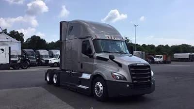 2025 Freightliner Cascadia - Sleeper