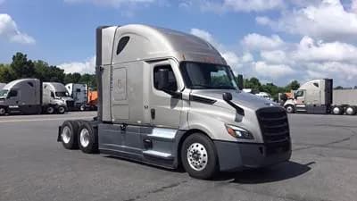 2025 Freightliner Cascadia - Sleeper