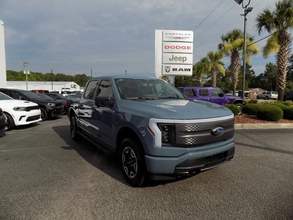 2023 Ford F-150 Lightning - Pickup