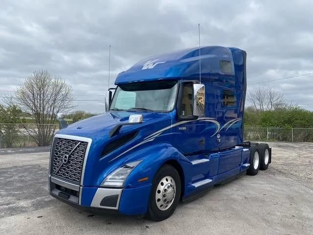 2023 Volvo VNL64T760