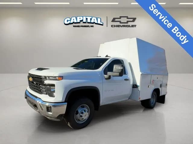 2025 Chevrolet Silverado 3500 - Service